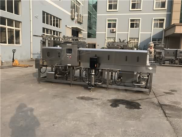 周轉(zhuǎn)箱清洗機效果 全自動高壓噴淋無死角 周轉(zhuǎn)箱清洗機效果 全自動高壓噴淋無死角