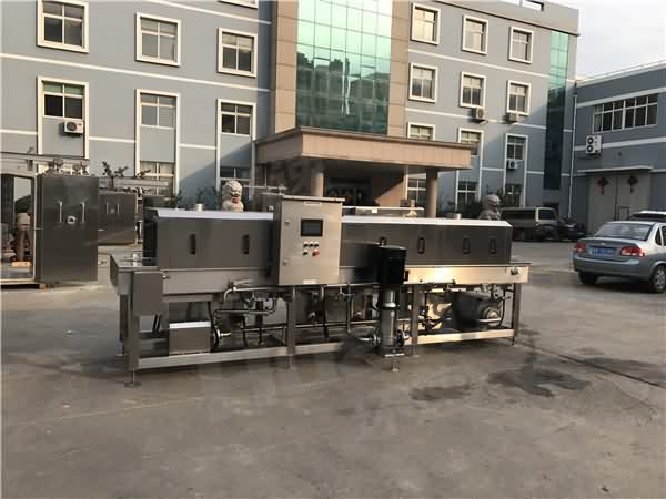 禽類周轉(zhuǎn)箱清洗機(jī) 周轉(zhuǎn)箱清洗機(jī)廠家專題 禽類周轉(zhuǎn)箱清洗機(jī) 周轉(zhuǎn)箱清洗機(jī)廠家專題