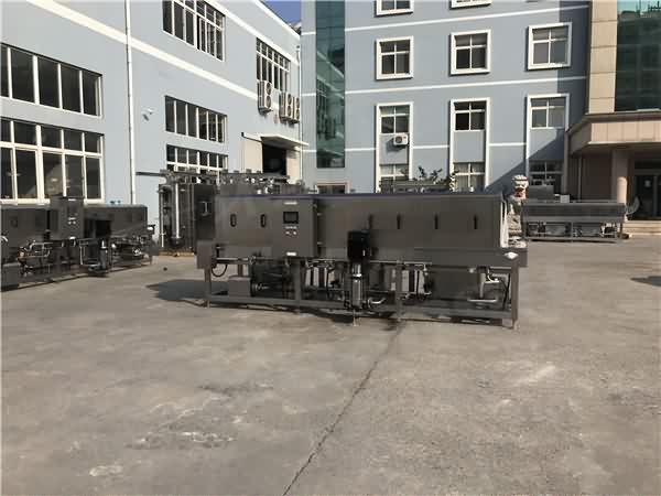 四段清洗洗箱機(jī),周轉(zhuǎn)箱滅菌清洗 高效益比回報(bào) 四段清洗洗箱機(jī),周轉(zhuǎn)箱滅菌清洗 高效益比回報(bào)