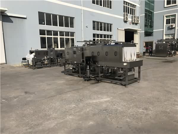 塑料周轉箱清洗機廠家 蒸汽加熱高溫滅菌清洗 省能70%