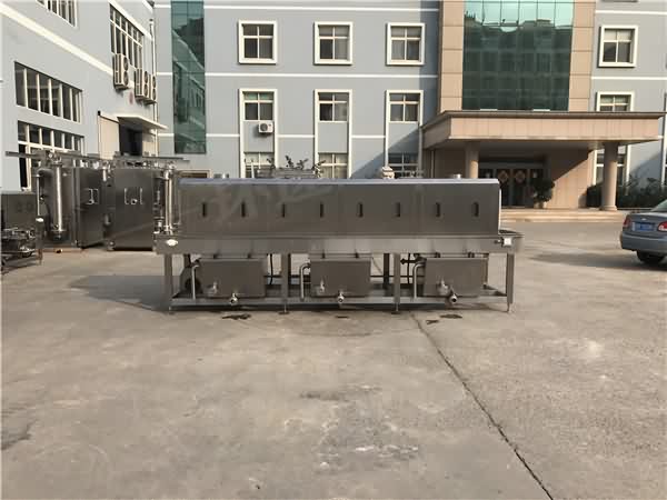 塑料筐清洗機(jī)設(shè)備 價(jià)格 環(huán)速滅菌洗箱機(jī) 致力于食品安全